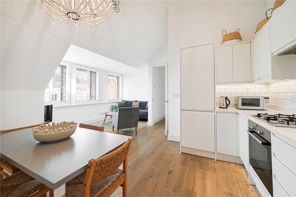 1 bed flat for sale in Salusbury Road, London NW6, £445,000