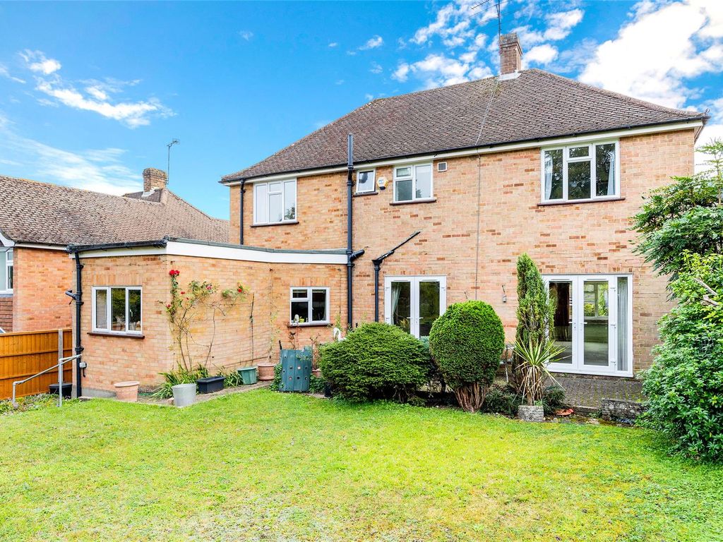 5 bed detached house for sale in Chipstead Way, Banstead SM7, £895,000