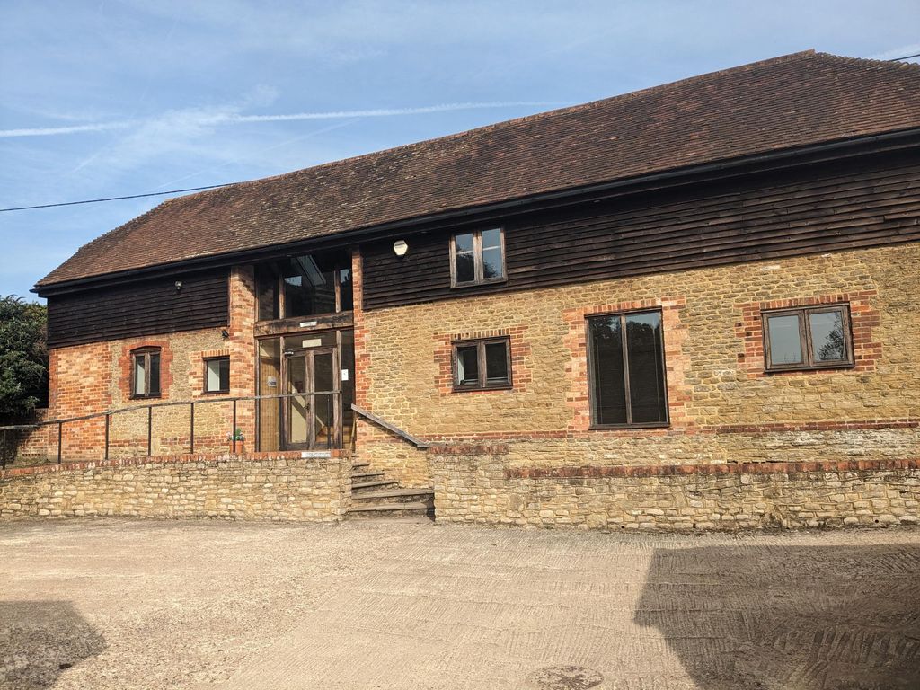 Office to let in Barn 2, Lydling Barn, Shackleford Godalming GU8, £30,800 pa
