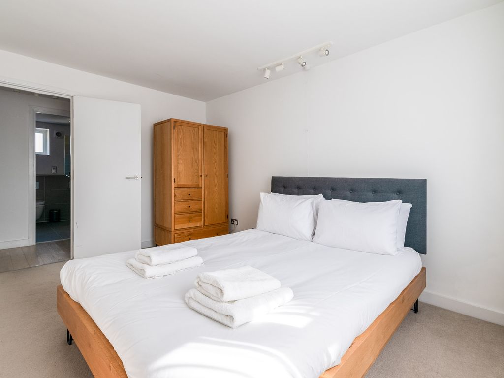 2 bed flat to rent in Flat, Kilmuir House, Ebury Street, London SW1W, £4,330 pcm