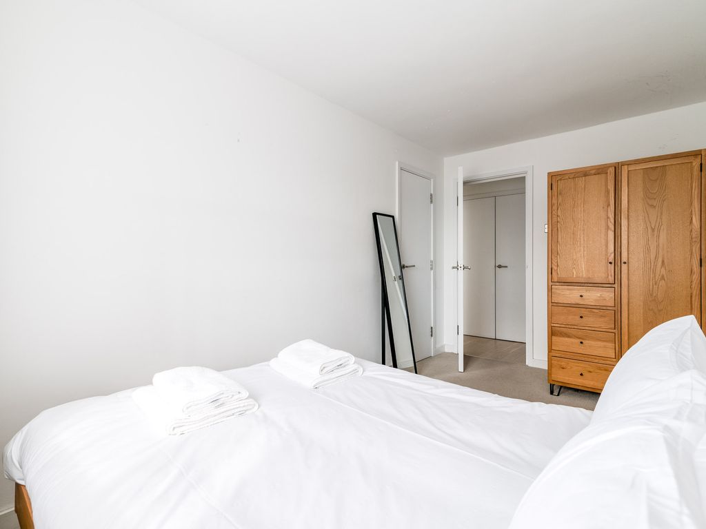 2 bed flat to rent in Flat, Kilmuir House, Ebury Street, London SW1W, £4,330 pcm