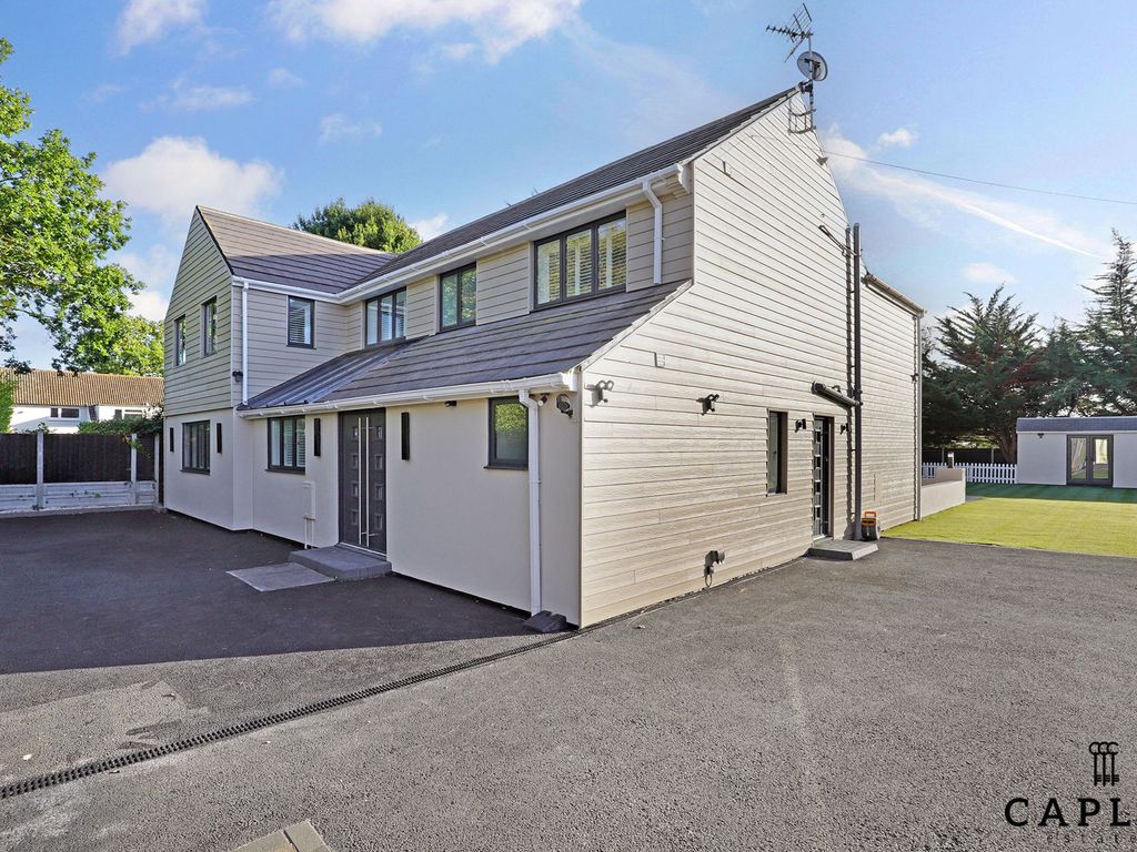 5 bed detached house for sale in Thistley Green Road, Braintree CM7, £950,000