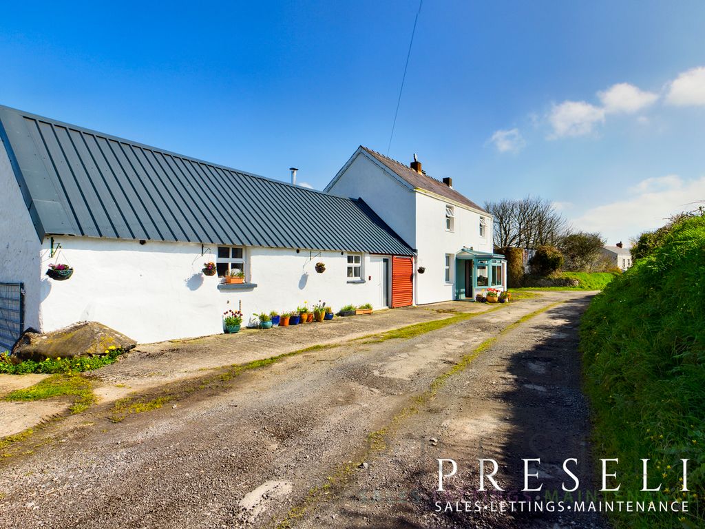 4 bed farmhouse for sale in Little Newcastle, Haverfordwest SA62, £425,000