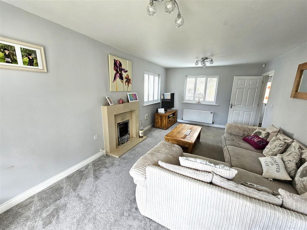 4 bed property for sale in The Heights, Tavistock PL19, £600,000