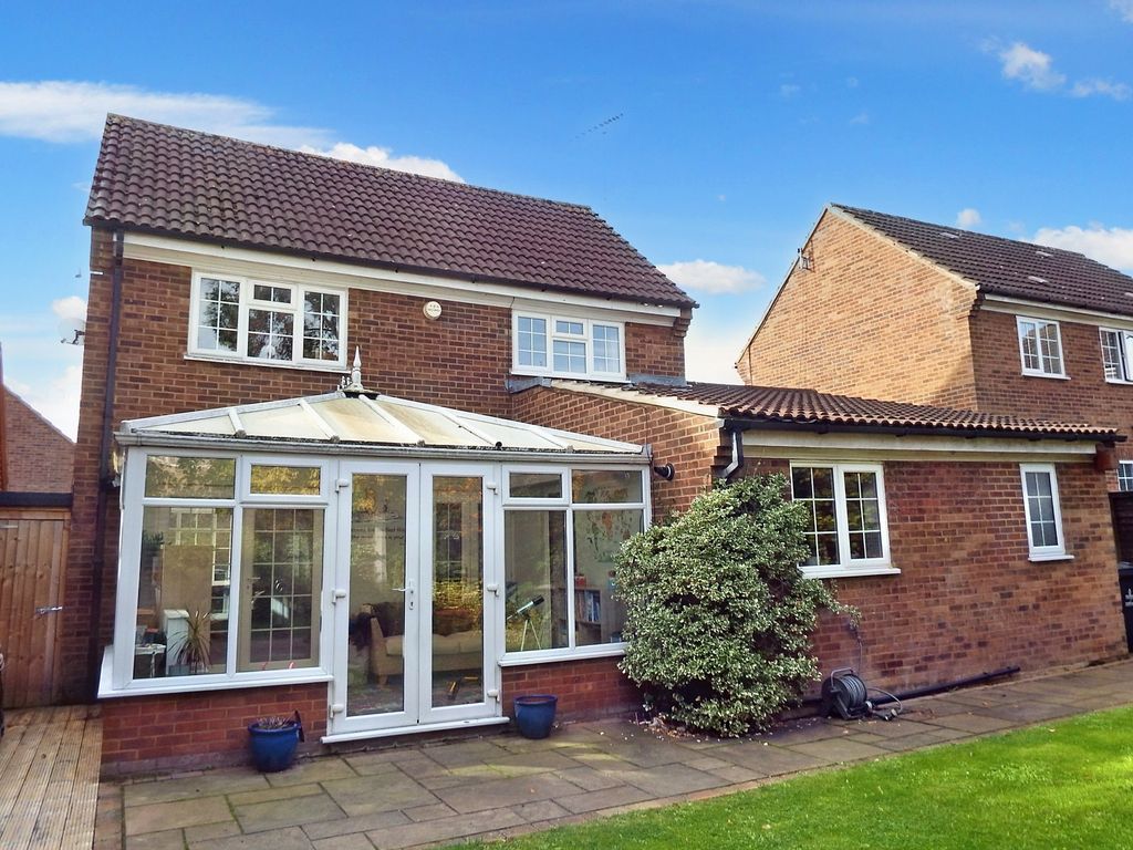 4 bed detached house for sale in Edmonds Drive, Stevenage, Hertfordshire SG2, £500,000