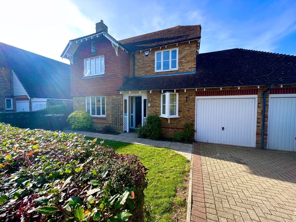 4 bed detached house to rent in William Judge Close, Tenterden TN30, £1,800 pcm