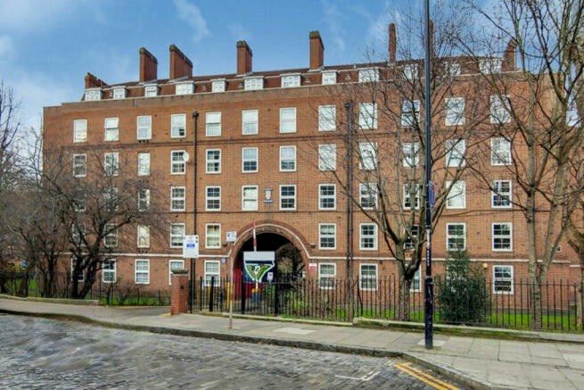 2 bed flat for sale in St. Katharines Way, London E1W, £400,000
