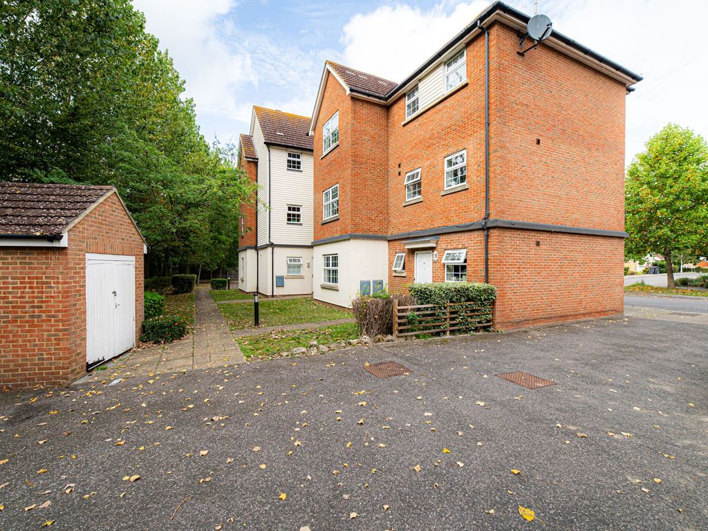 2 bed flat to rent in Scott Avenue, Canterbury CT1, £1,200 pcm