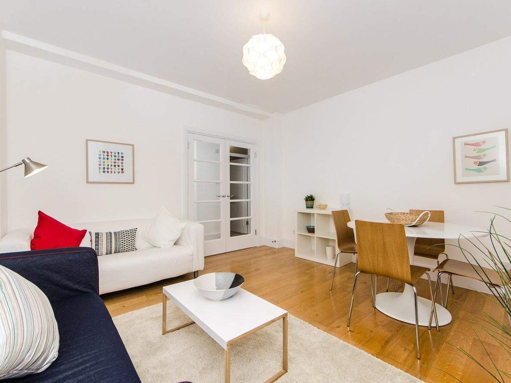 1 bed flat for sale in Hatherley Grove, London W2, £400,000