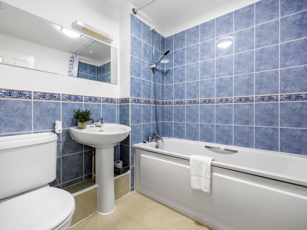 2 bed flat to rent in The Strand, Brighton Marina Village, Brighton BN2, £3,683 pcm