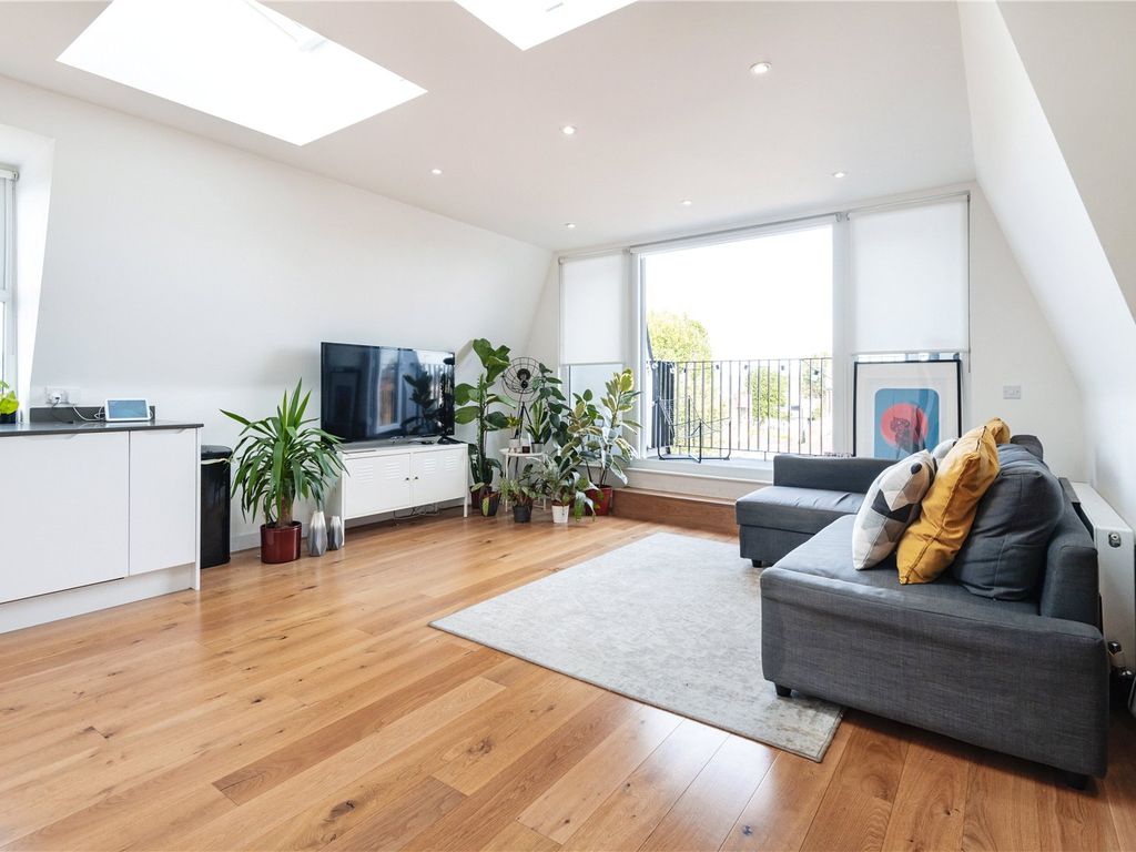 2 bed flat for sale in Wingfield Road, Stratford, London E15, £430,000