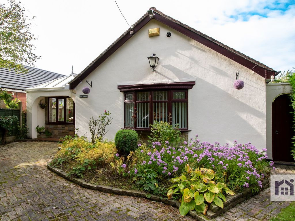 2 bed detached bungalow for sale in Bradshaw Lane, Mawdesley L40, £395,000