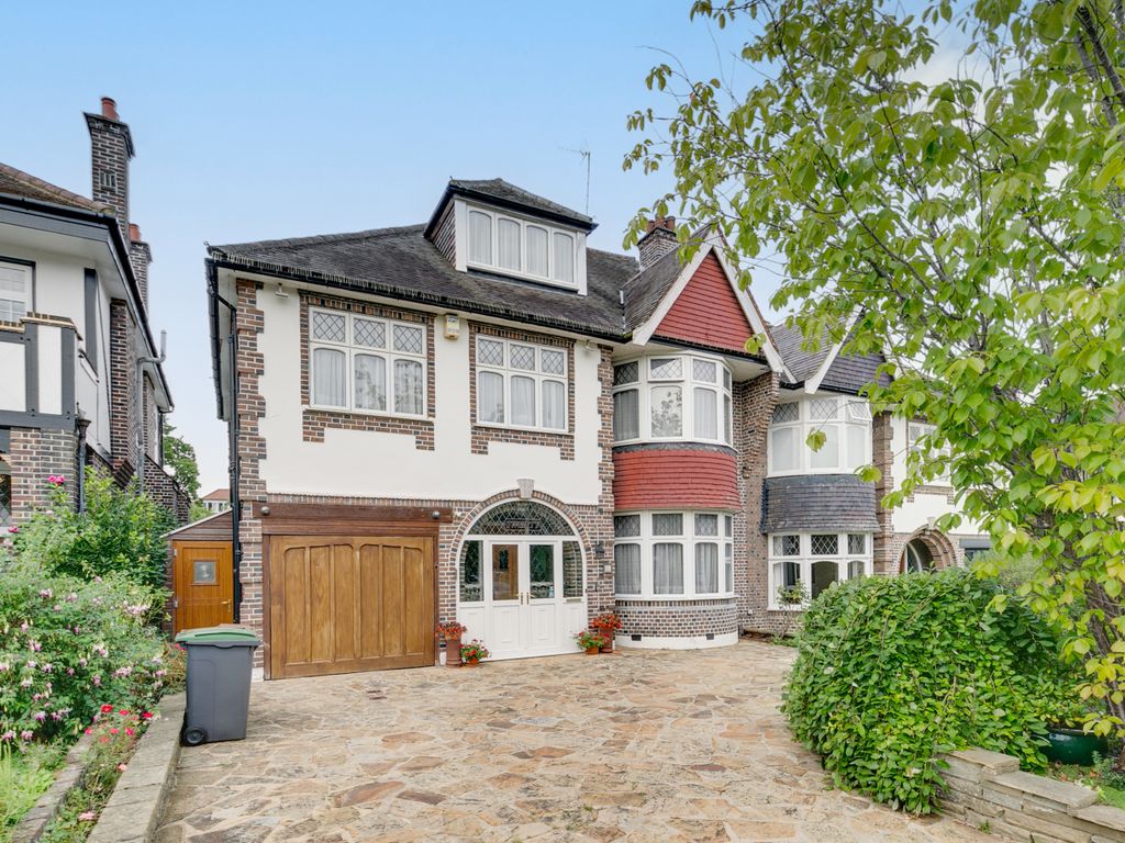 6 bed detached house for sale in Beech Drive, London N2, £2,550,000