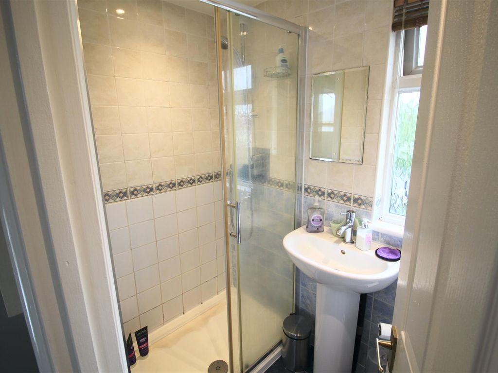 5 bed end terrace house for sale in Avon Road, Greenford UB6, £600,000