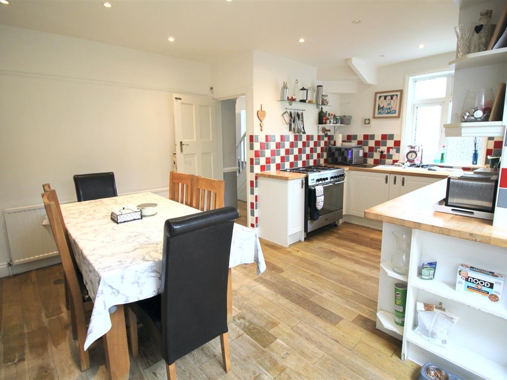 5 bed end terrace house for sale in Avon Road, Greenford UB6, £600,000