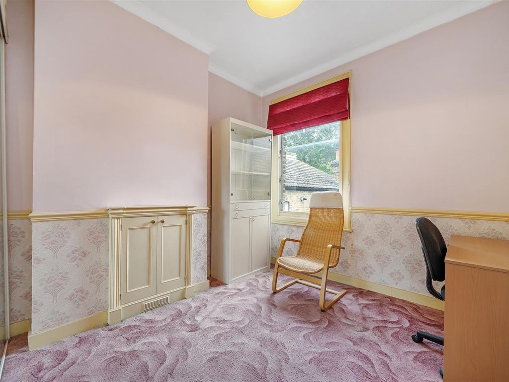2 bed maisonette for sale in Samos Road, Anerley SE20, £415,000