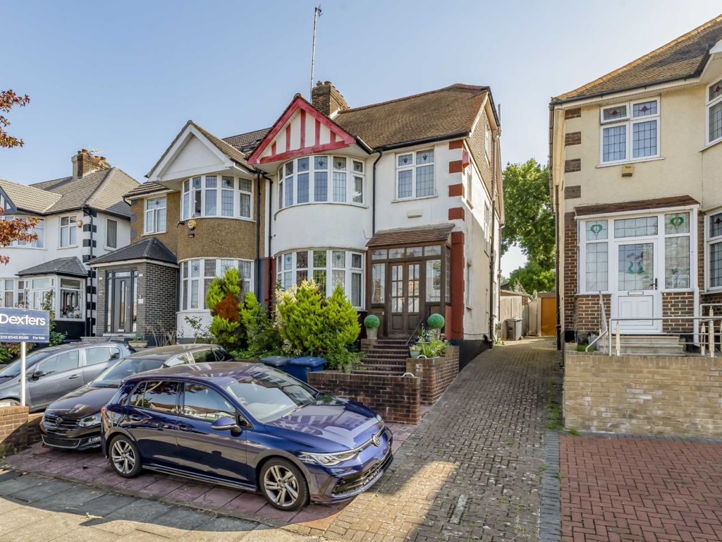 4 bed semi-detached house for sale in Southfields, London NW4, £700,000