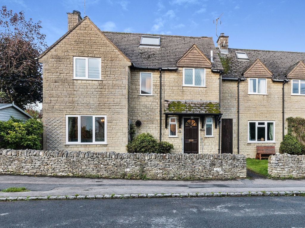 3 bed detached house for sale in Bearsfield, Bisley, Stroud GL6, £450,000