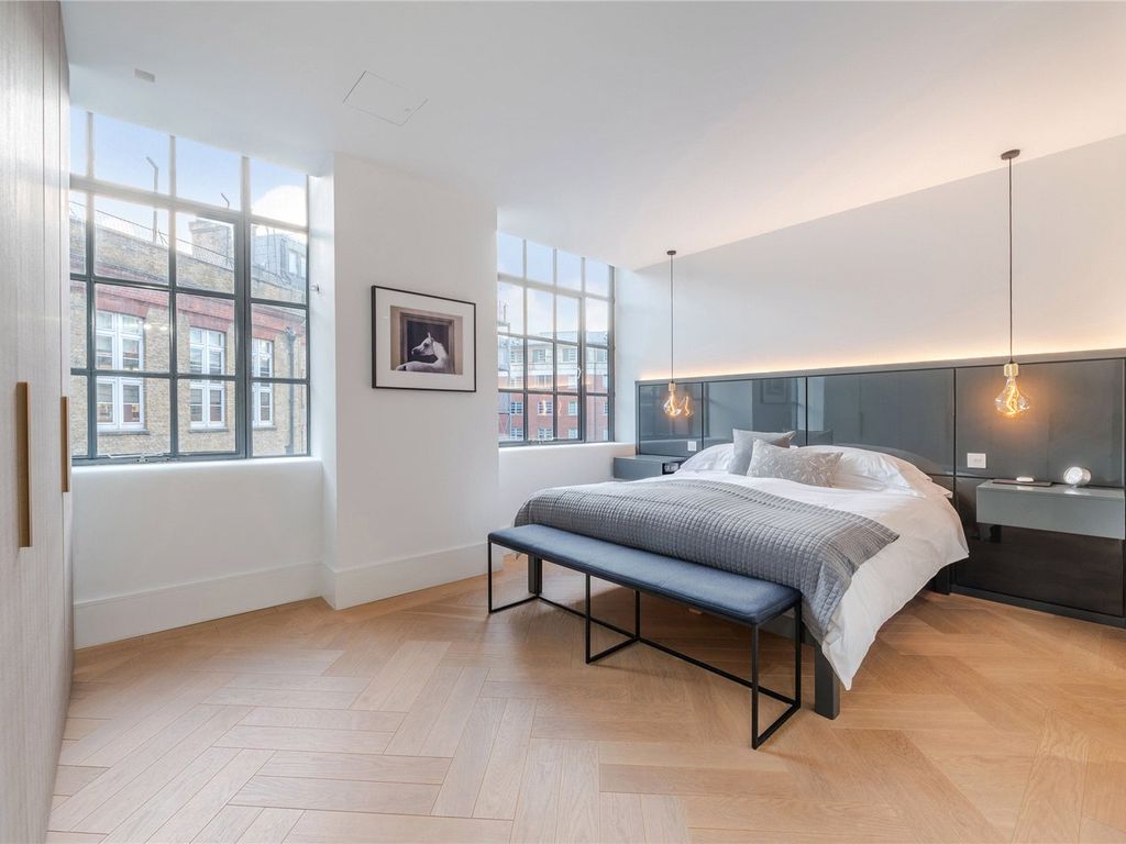 2 bed property for sale in Kean Street, Aldwych WC2B, £2,000,000