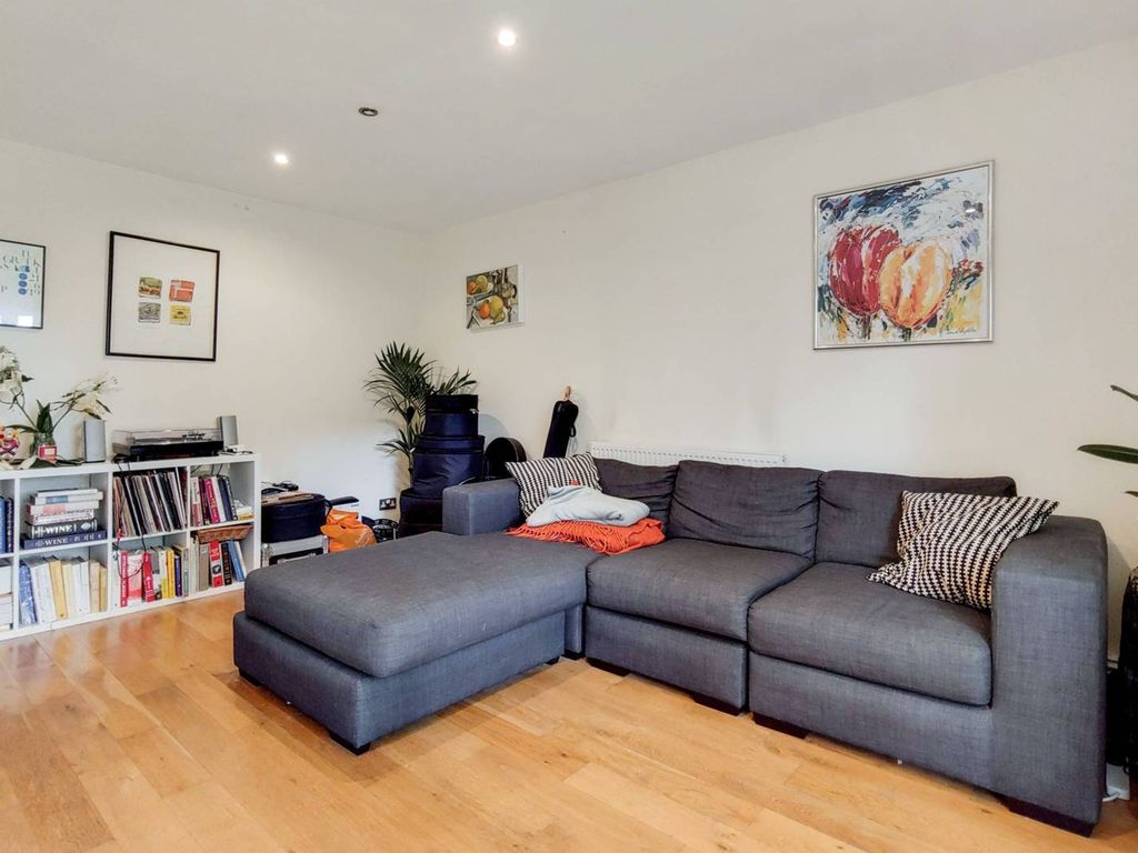 3 bed property for sale in St Matthews Row, Shoreditch, London E2, £700,000