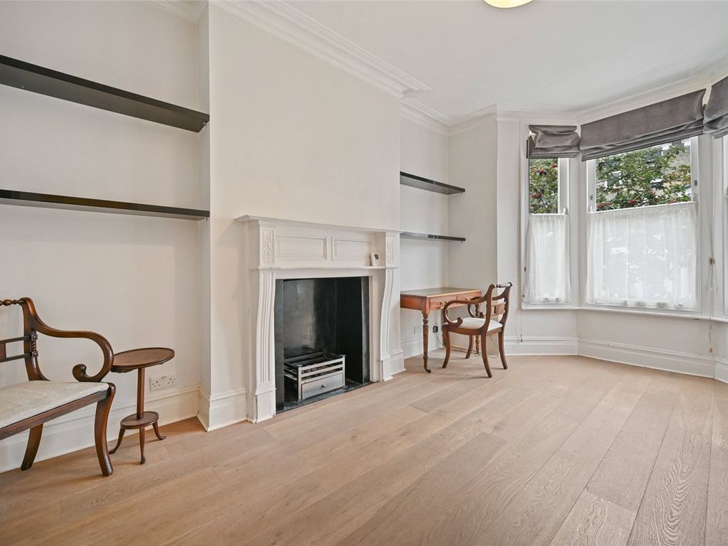 1 bed flat for sale in Davisville Road, Shepherd's Bush, London W12, £375,000