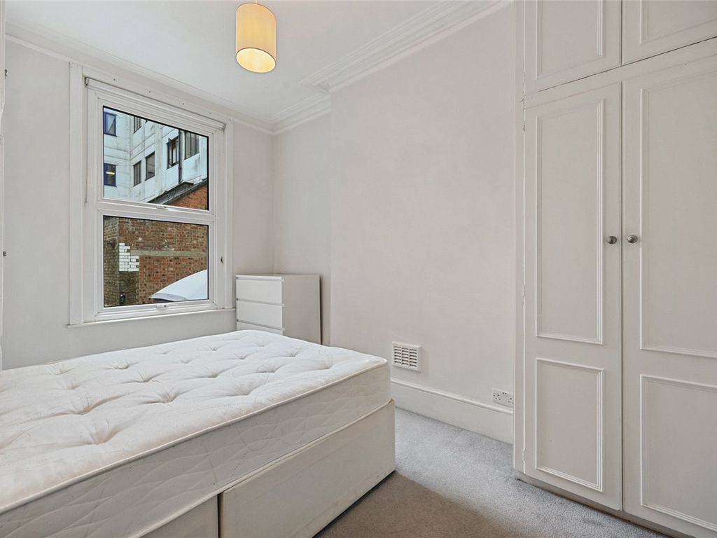 1 bed flat for sale in Davisville Road, Shepherd's Bush, London W12, £375,000