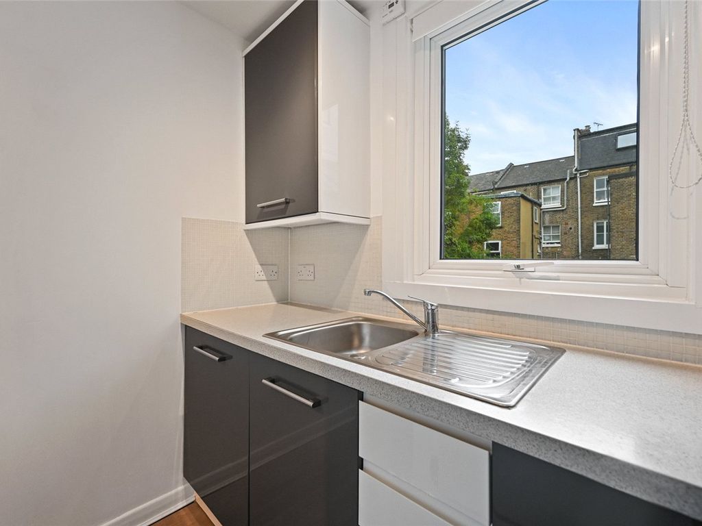 1 bed flat for sale in Davisville Road, Shepherd's Bush, London W12, £375,000