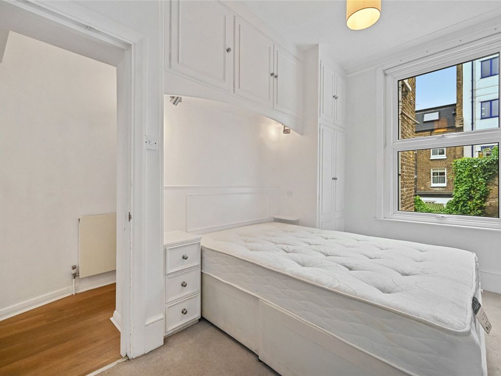 1 bed flat for sale in Davisville Road, Shepherd's Bush, London W12, £375,000