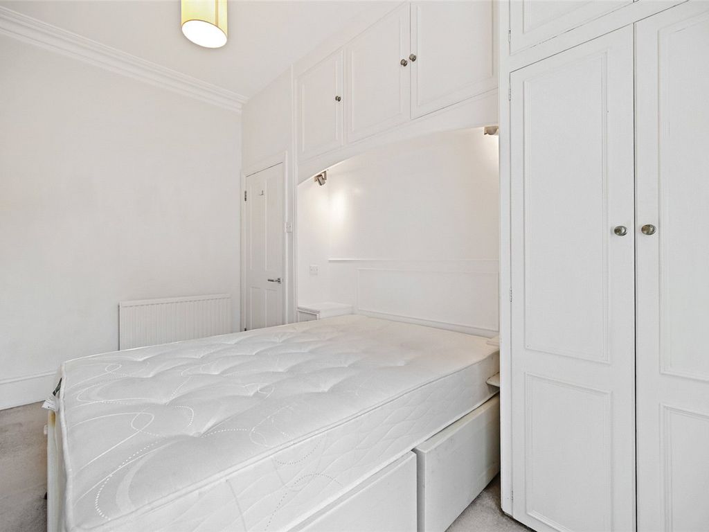 1 bed flat for sale in Davisville Road, Shepherd's Bush, London W12, £375,000