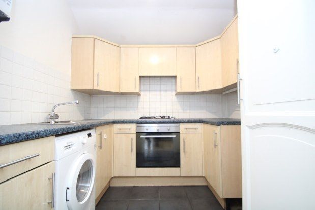 2 bed terraced house to rent in Wickham Road, Croydon CR0, £1,500 pcm