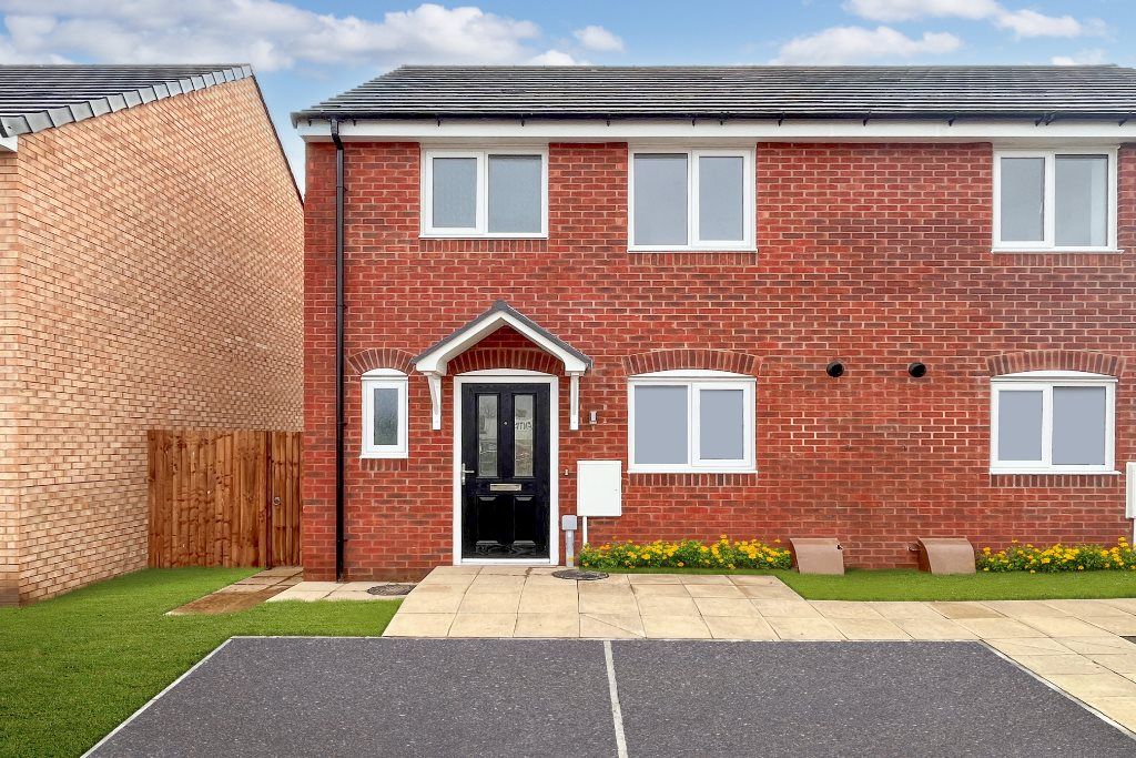 New home, 3 bed property for sale in 5 Field Drive, Louth, Lincolnshire LN11, £157,500