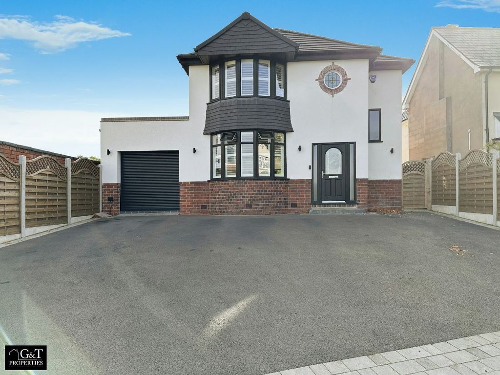 4 bed detached house for sale in Siviters Lane, Rowley Regis B65, £455,000