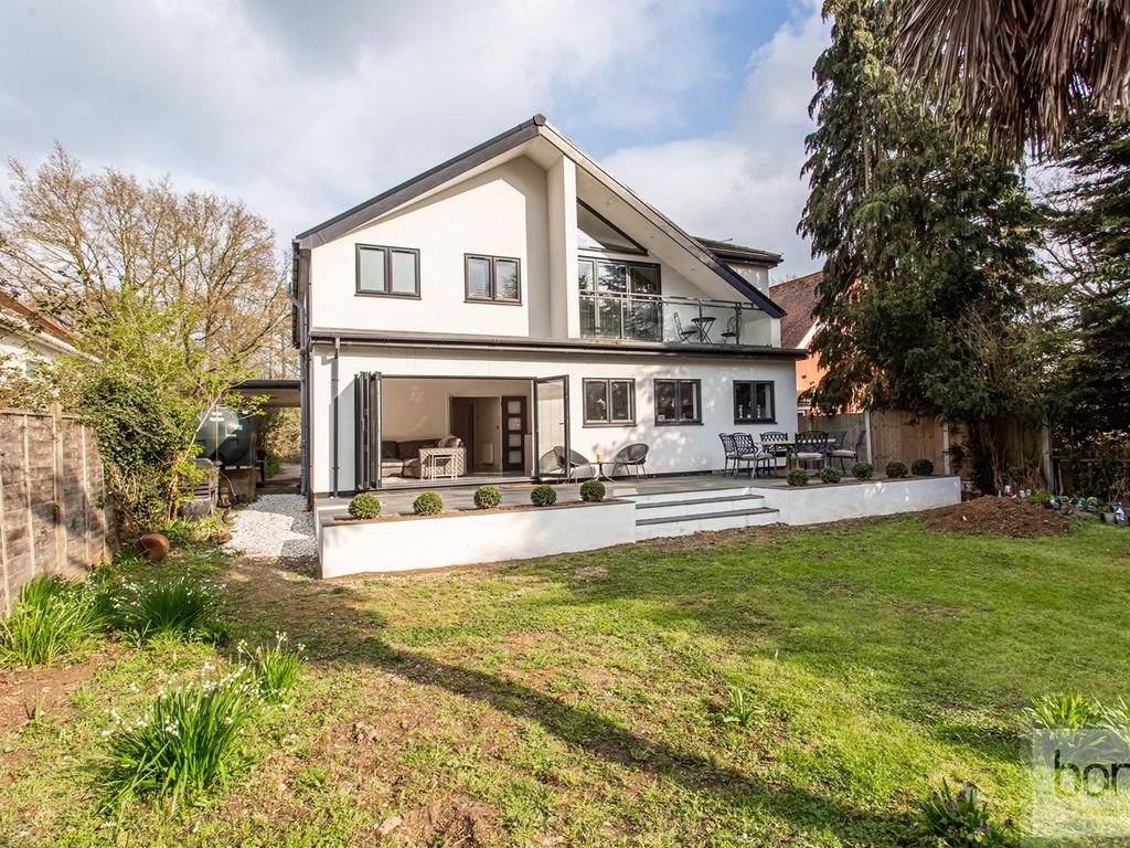 4 bed detached house for sale in Southend Road, Howe Green CM2, £875,000