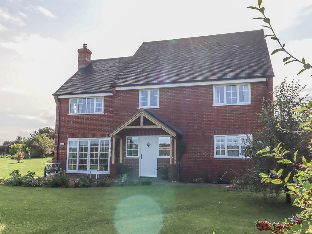 4 bed detached house for sale in Lopcombe, Salisbury, Wiltshire SP5, £725,000