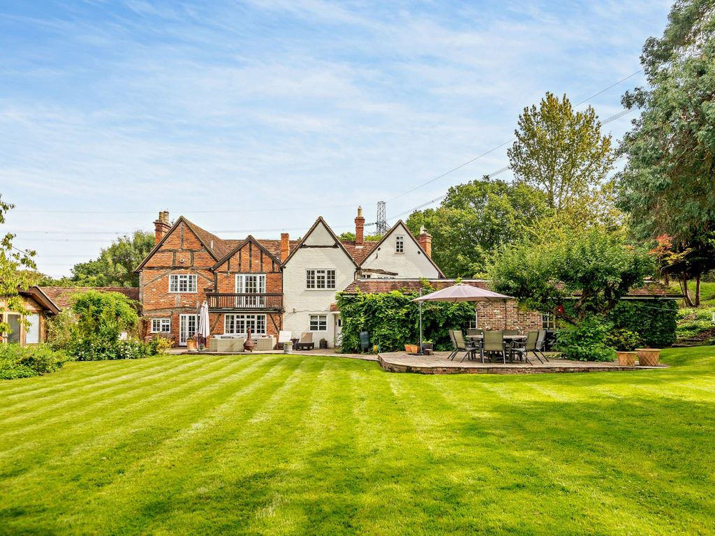 6 bed detached house for sale in Sulhamstead, Reading RG7, £1,999,000
