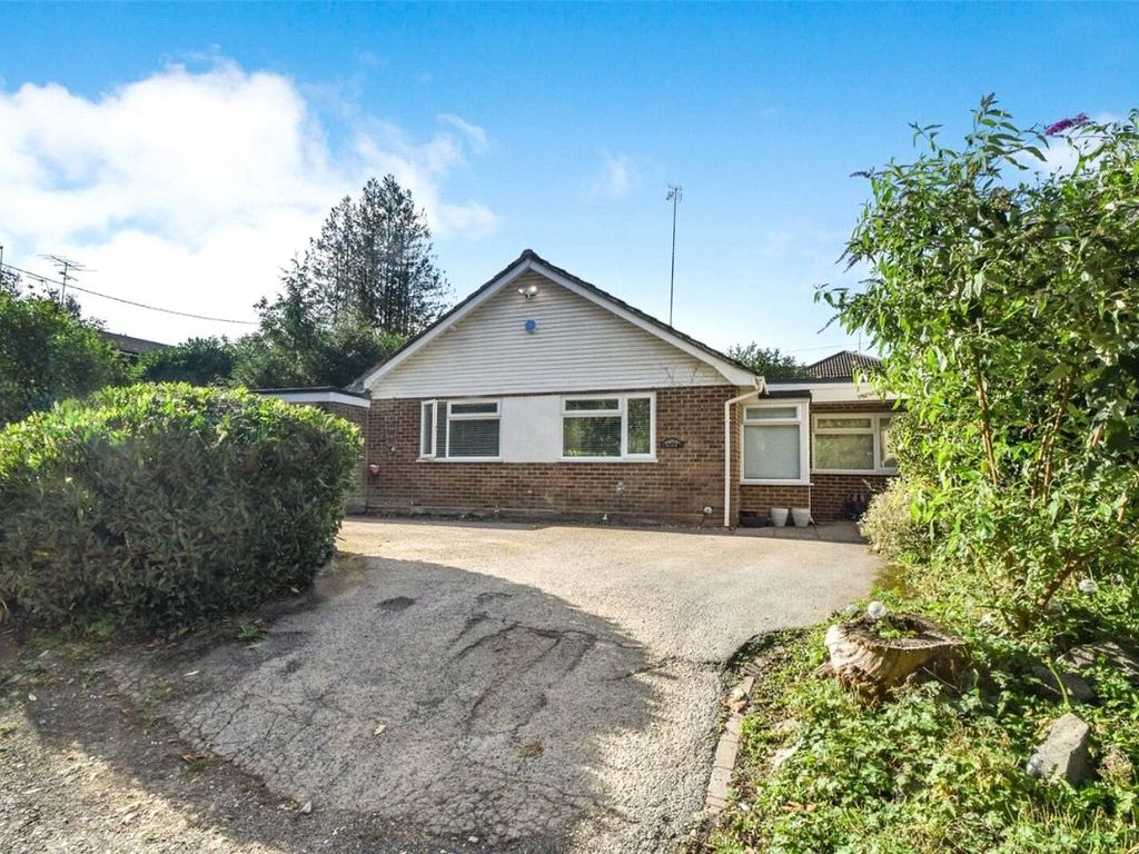 4 bed bungalow for sale in Little Vigo, Yateley, Hampshire GU46, £550,000