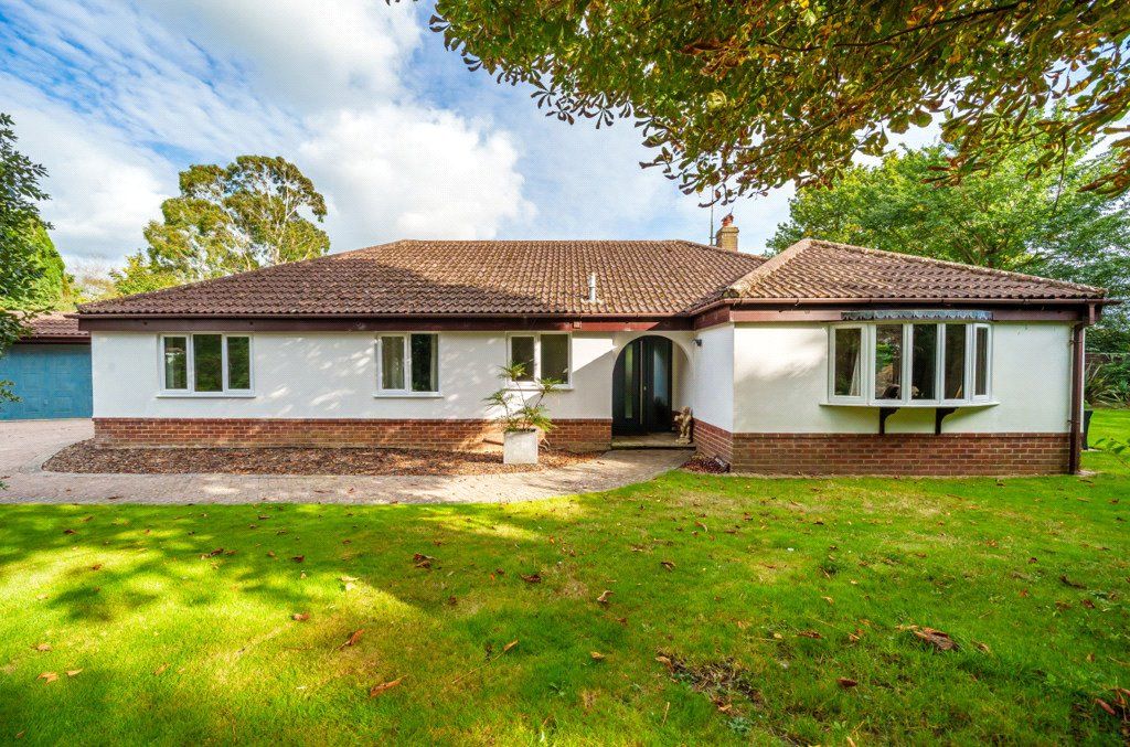 4 bed bungalow for sale in Downview Road, Barnham, Bognor Regis PO22, £425,000