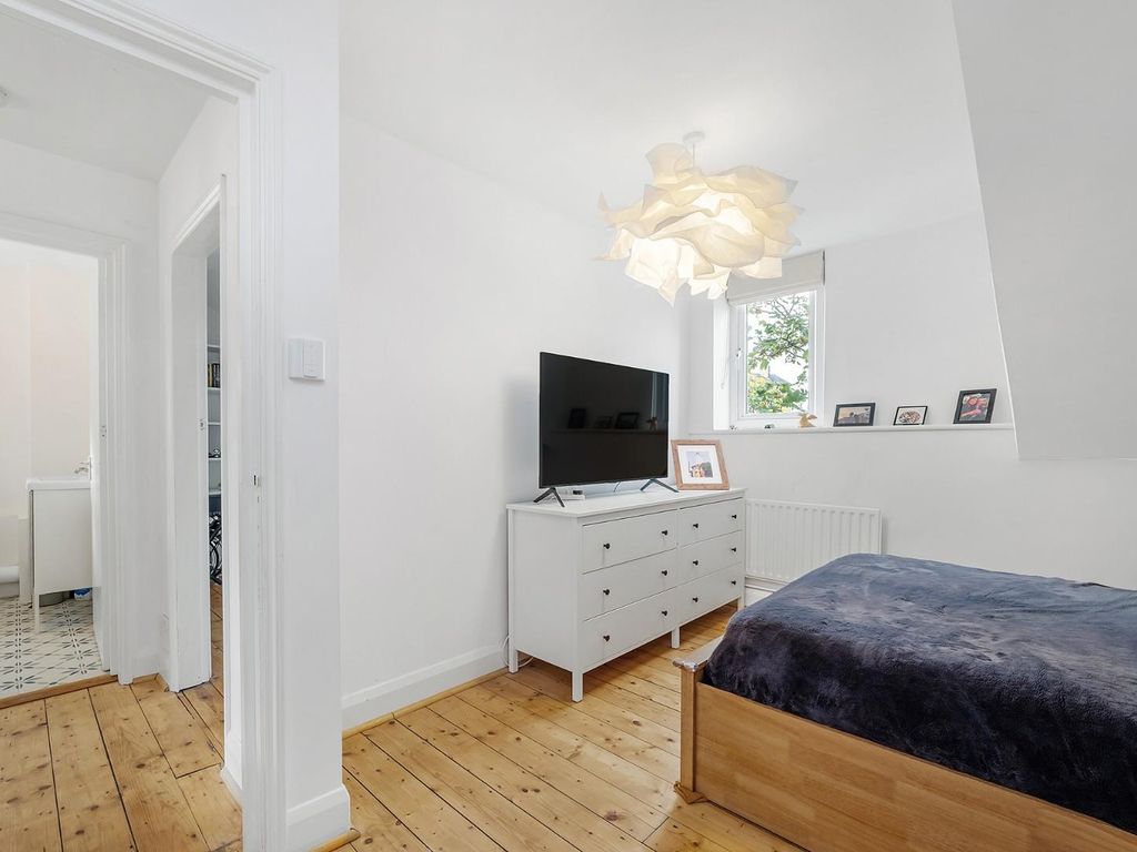 2 bed flat for sale in Brailsford Road, London SW2, £485,000