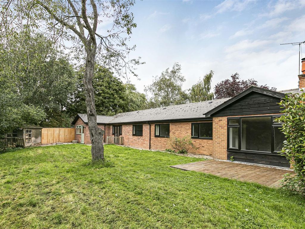 4 bed detached bungalow for sale in Caxton End, Bourn, Cambridge CB23, £695,000