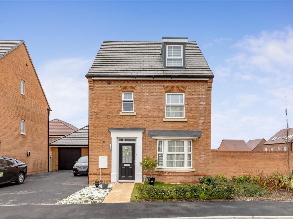 4 bed detached house for sale in Skylark Avenue, Peacehaven BN10, £475,000