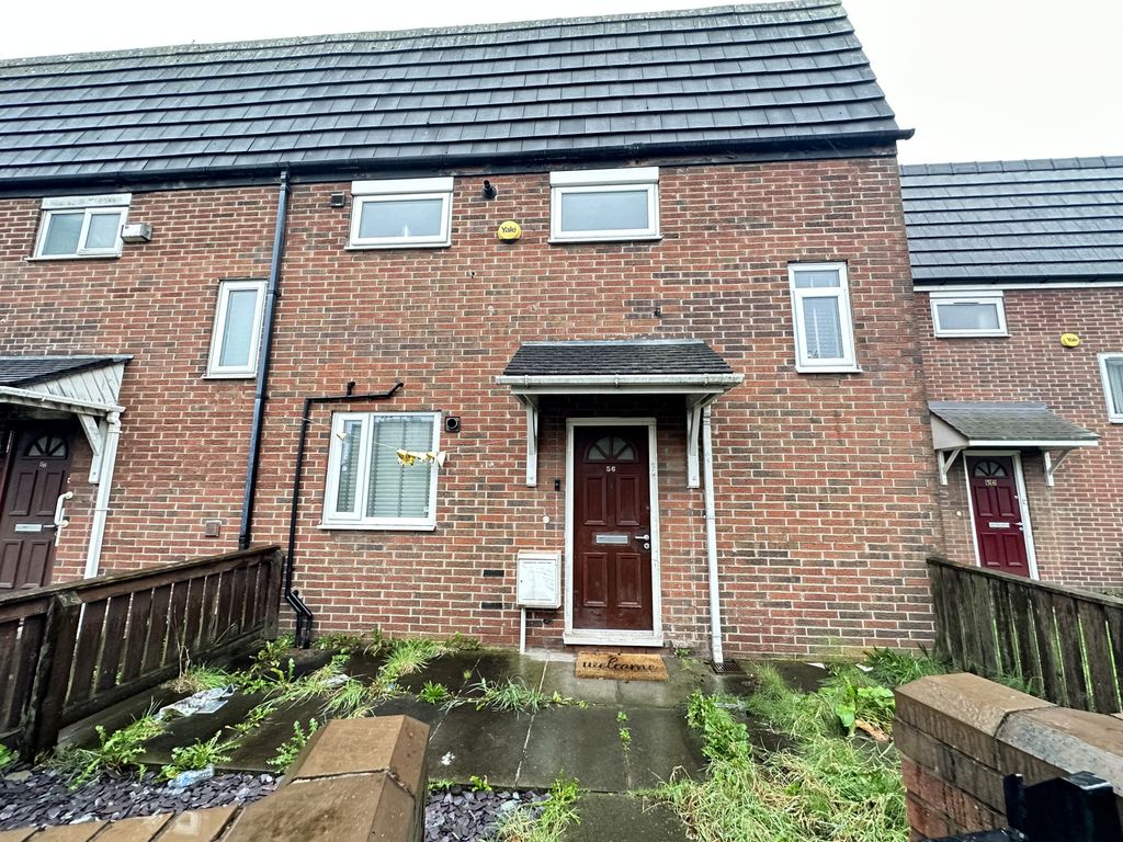 2 bed terraced house to rent in Moss Lane West, Manchester M15, £1,295 pcm