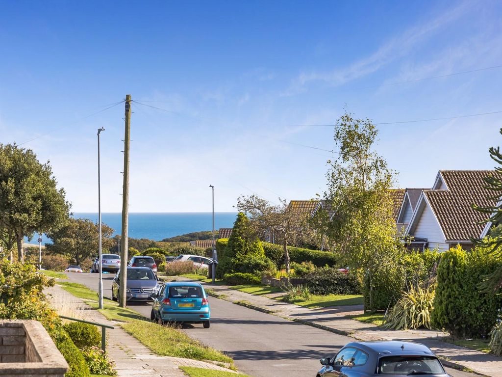 3 bed detached bungalow for sale in Wanderdown Road, Ovingdean, Brighton BN2, £675,000