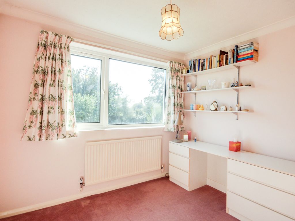 4 bed detached house for sale in Barkham Road, Wokingham RG41, £775,000