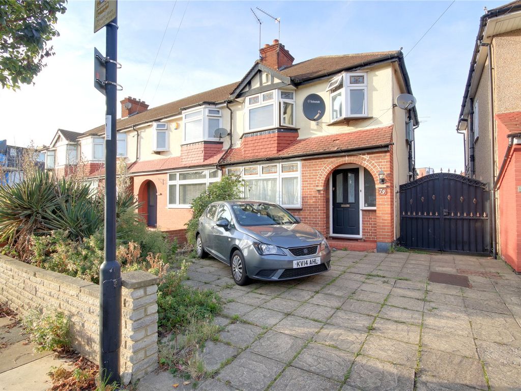 3 bed semi-detached house for sale in Broadoak Avenue, Enfield EN3, £475,000