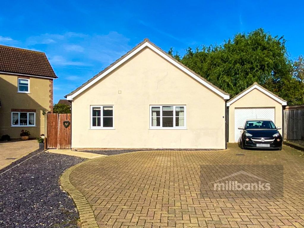4 bed detached house for sale in The Brecks, Attleborough, Norfolk NR17, £375,000