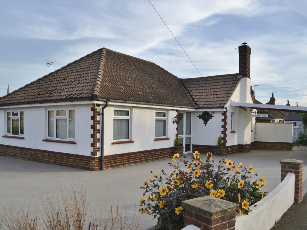 2 bed detached bungalow for sale in Mill Lane, Felixstowe IP11, £425,000