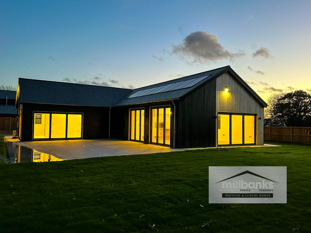 New home, 3 bed detached bungalow for sale in Mallard Mews, Off Hingham Road, Great Ellingham, Attleborough, Norfolk NR17, £600,000