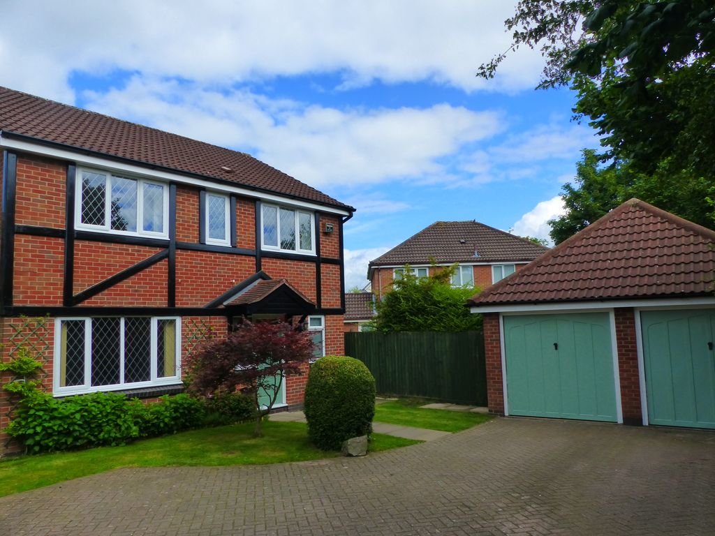 4 bed detached house to rent in Pavilion Grove, St. Georges, Telford TF2, £1,495 pcm