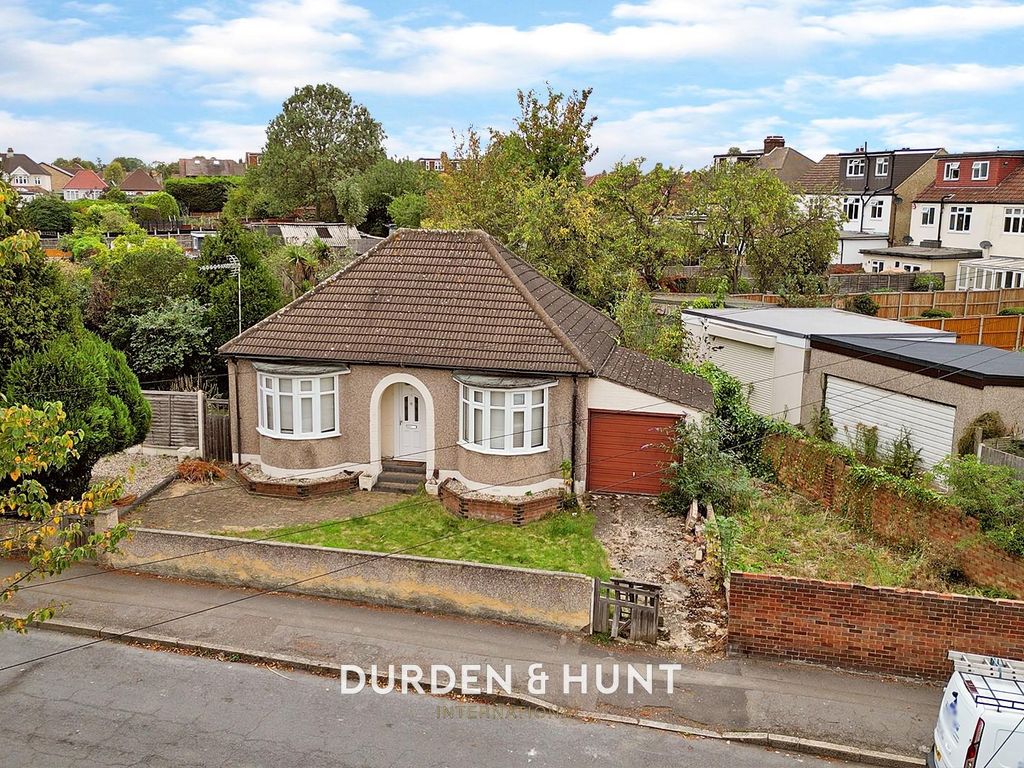 2 bed detached bungalow for sale in Kinfauns Avenue, Hornchurch RM11, £450,000