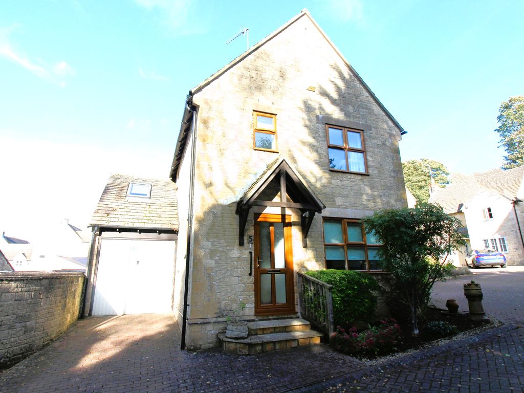 3 bed detached house for sale in Glovers Close, Chipping Norton OX7, £495,000